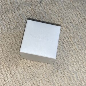 Size 5 gold crown pandora ring